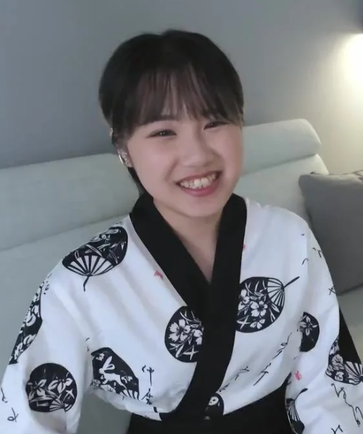 HEYZO-3732 Hanhan: Nàng Phụ Bếp Tóc Ngắn & Màn Massage Biến Thành Cuộc Truy Hoan